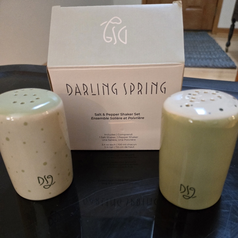 Darling Spring Salt & Pepper Shaker Set